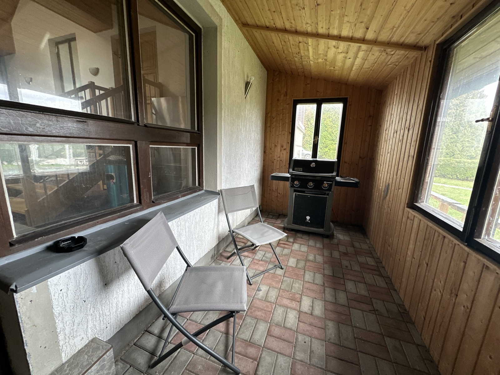 Hideout Villa — atmosféra